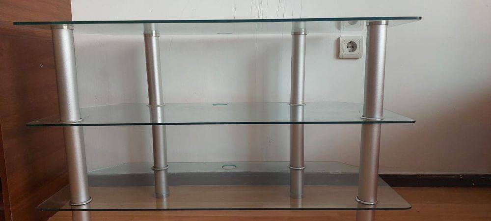 Подставка  подт телевизора.стекло