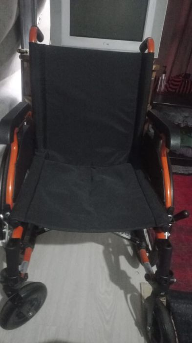 Продам инвалидную коляску