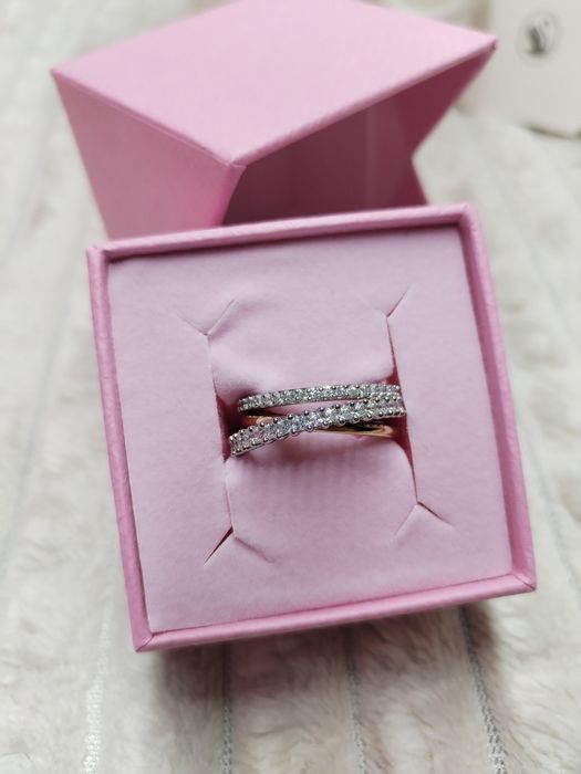 Inel Swarovski Hyperbola
Model cu un orname