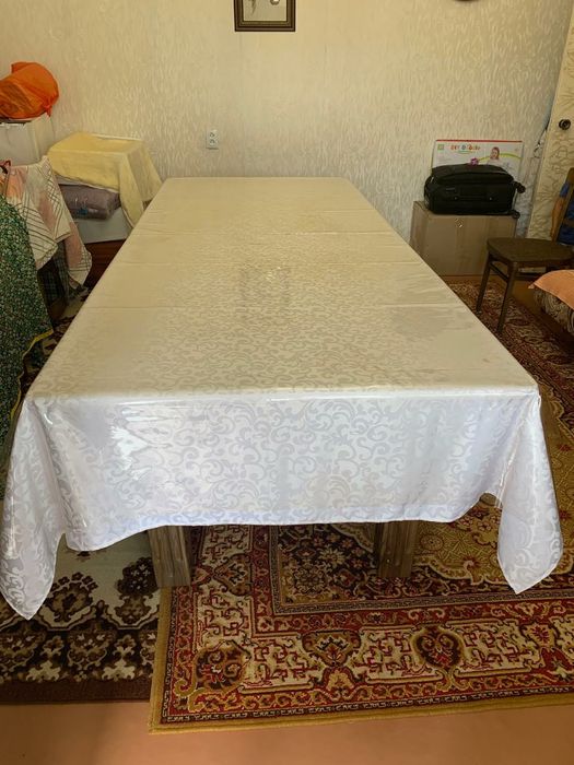 Стол гостиный дерево