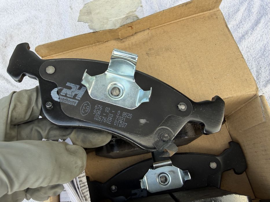 Нови предни накладки ROADHOUSE Toyota Avensis T22 676.02 WVA 21975