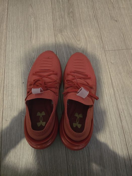 Under Armour (nu armani, nu amiri, nu dolce, nu nike, nu versace)