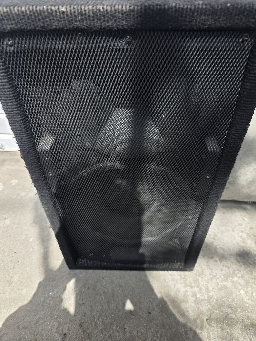 Se vând boxe  bune active