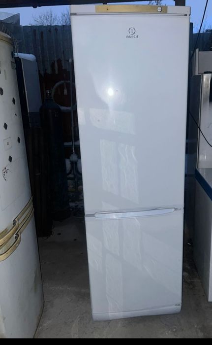 Продам холодильник