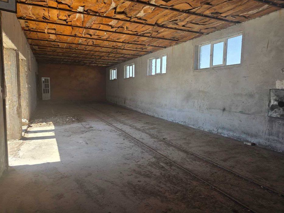 Нотурар Бино сотилади, худуди 20сотих, 7сотихда бинолар мавжуд