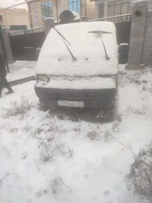 Продам тойота хайс по запчастям.