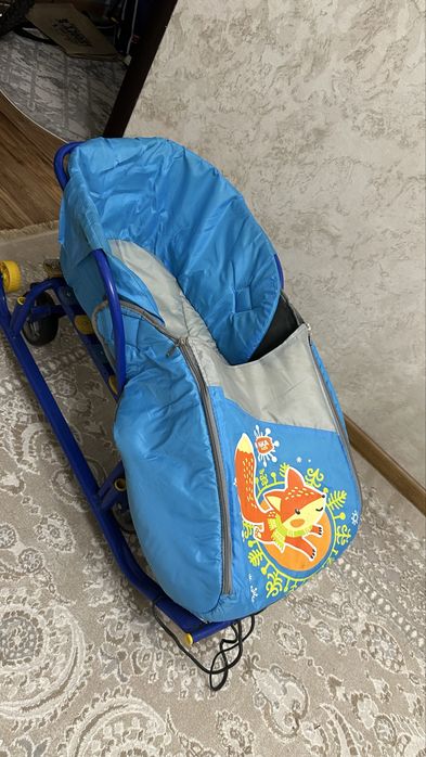 Продам детские санки на колесиках