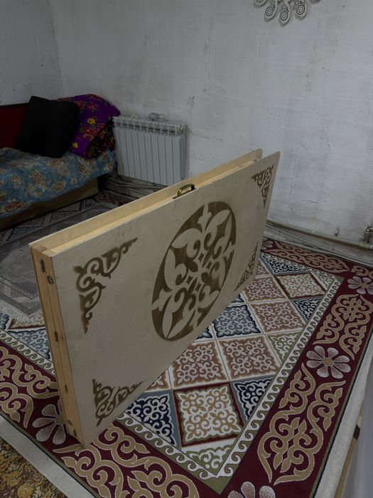 Продается стол  в хорошем состоянии