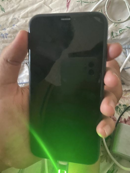 Iphone xr holati idyel ishlayfi radnoy bita orqa krishka ketkan