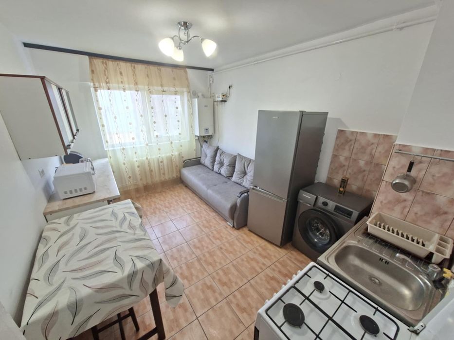 Proprietar închiriez garsonieră decomandata în Faleză Nord