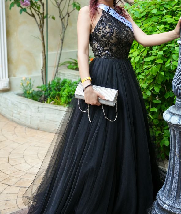 Продава се  бална рокля