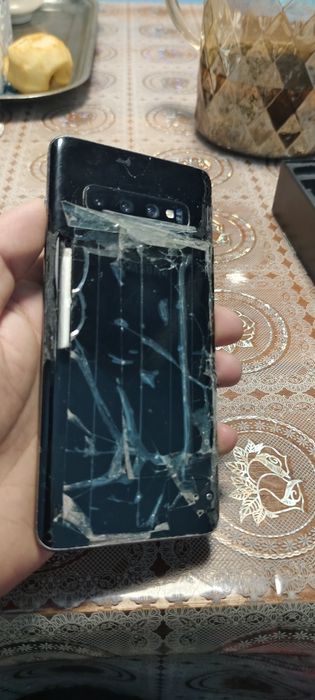 Продам S10  смартфон