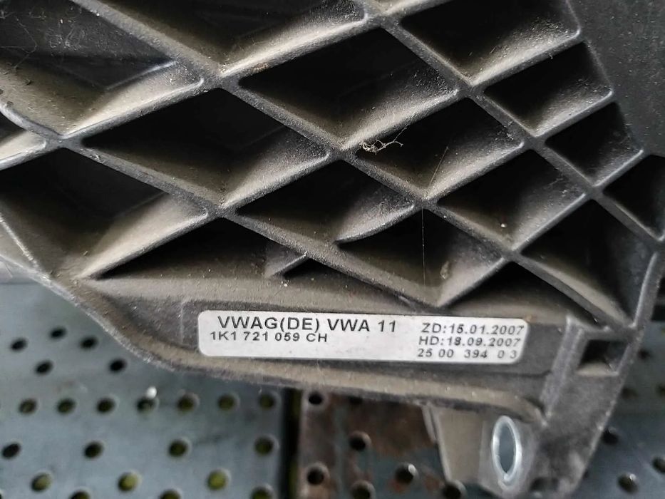 Pedala ambreiaj vw golf 5 1k 1k1721059ch