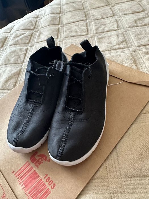 Продам кроссовки чёрного цвета