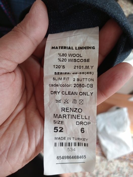 Продам костюм хорошего качества 52р