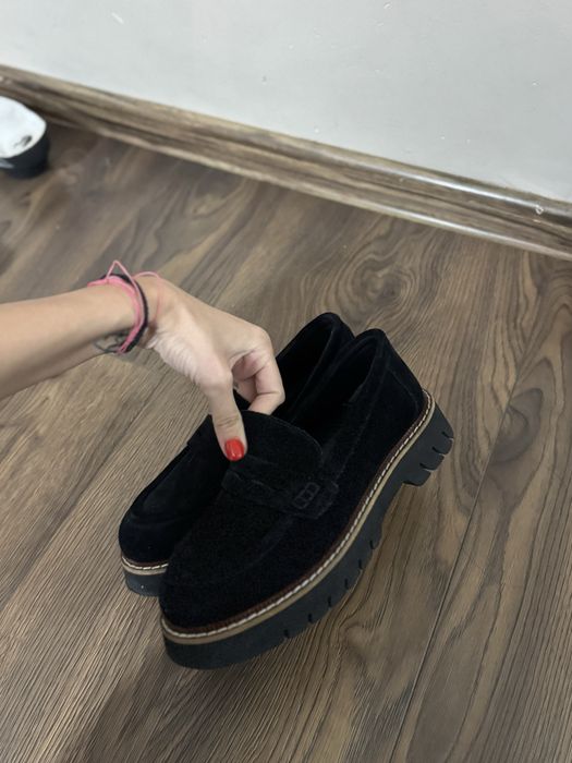 Черни велурени лоуфъри