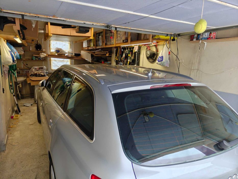 Външен гараж в Чайка