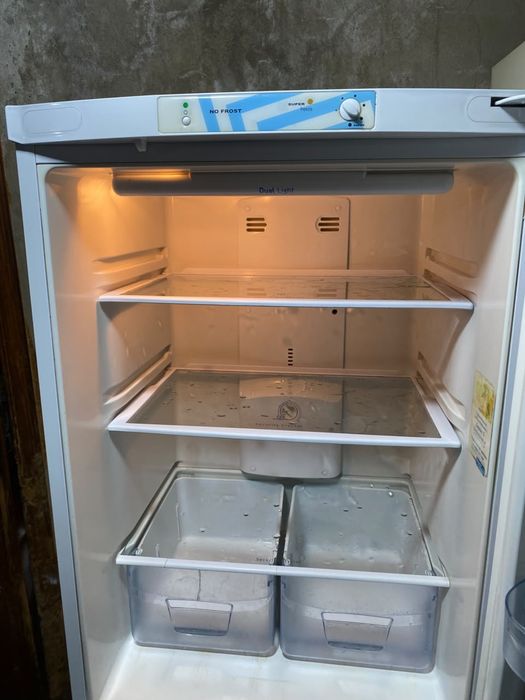 Продам Холодильник Система Ноуфрост.