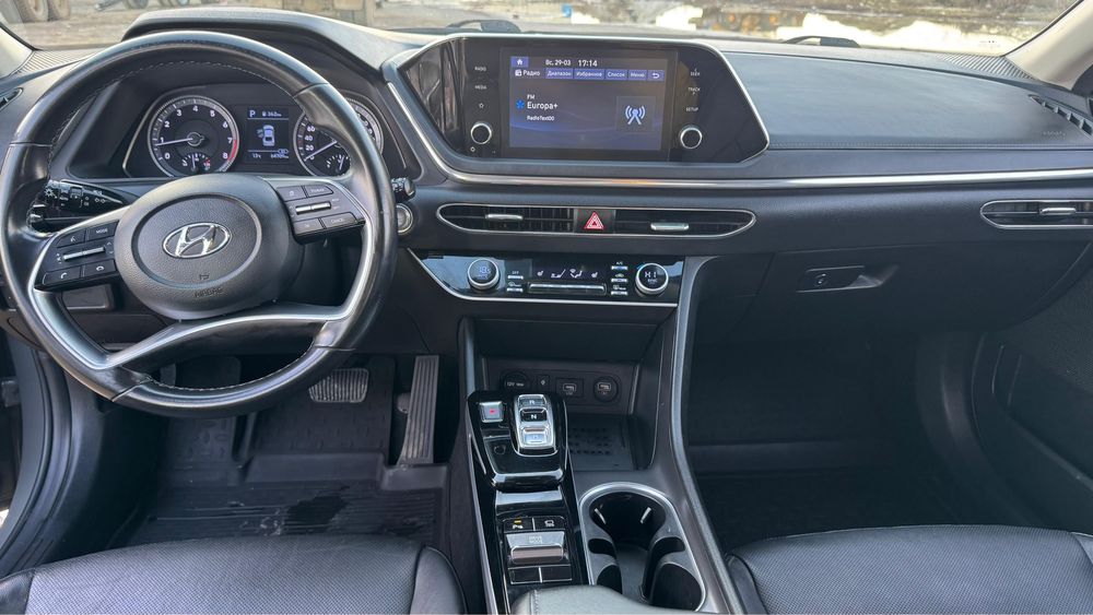 Hyundai sonata 2023 года