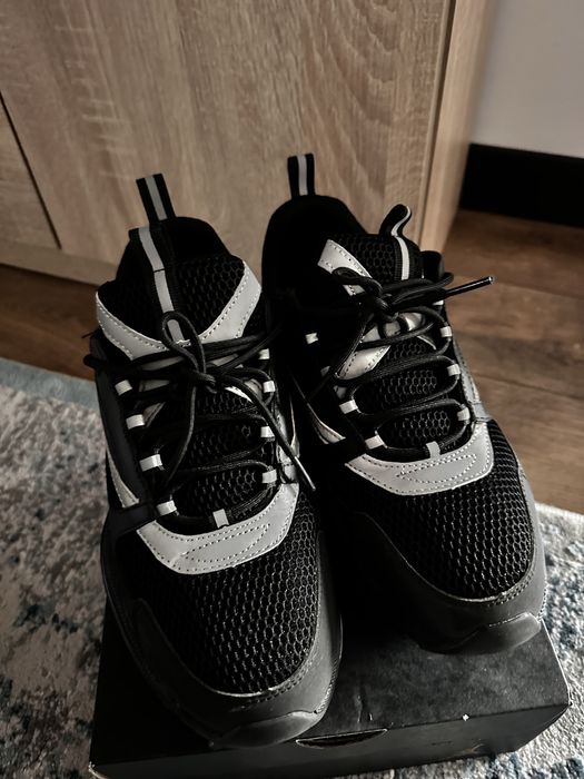 dior b22 black.