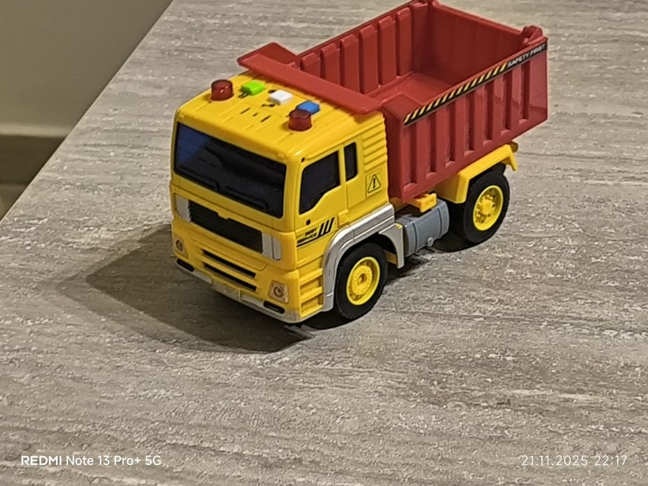 Vând un camion și un tir