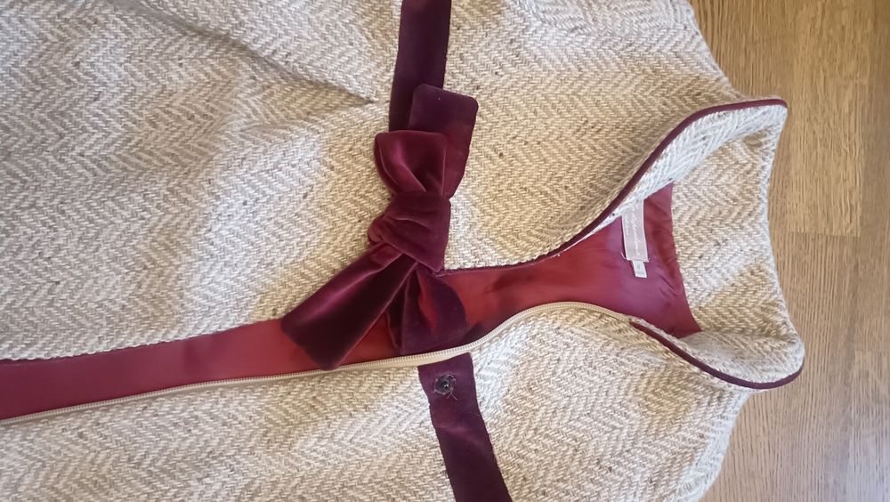 Продам пальто для девочки