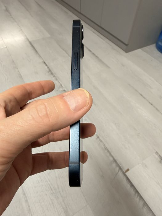 Vând iphone 13 si incarcator