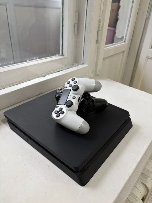 PlayStation 4 slim