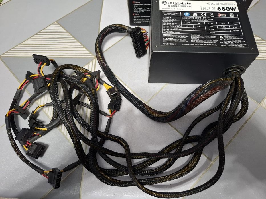 Блок питания Thermaltake TR2 S 650W (80 PLUS)
