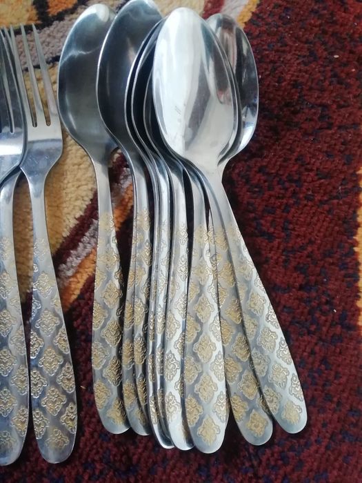 Ложки, вилка, ножи (кошик, вилка, пичок)