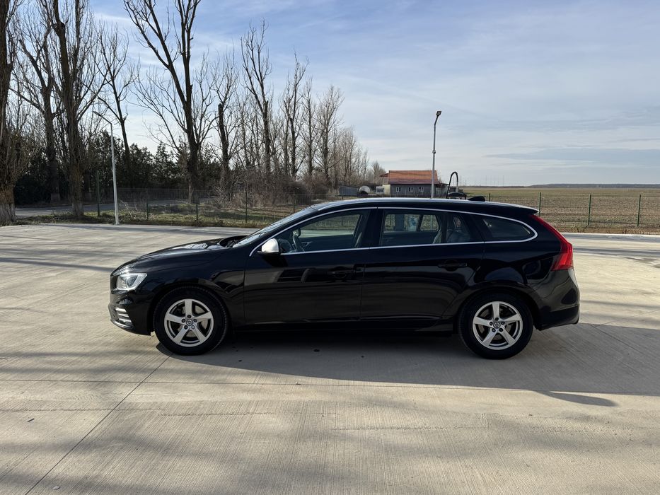 Volvo V60 2016 Automat/R design/leduri/piele/bord digital/rate/garanti