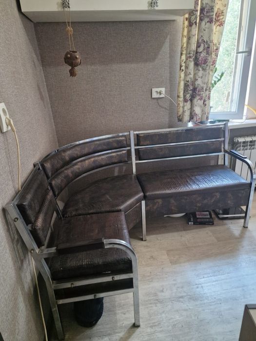 Срочно!  Продам уголок на кухню!