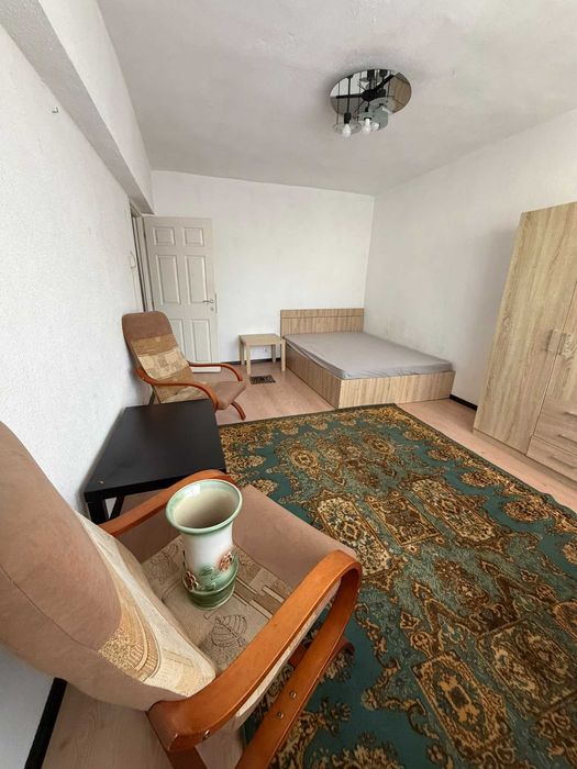 Inchiriez apartament