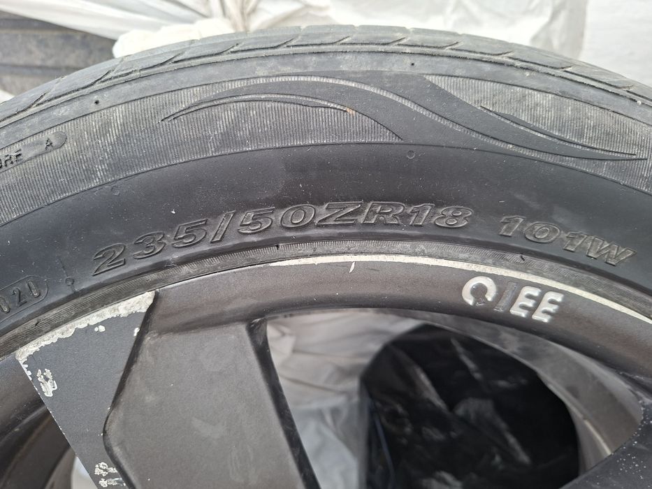 Продам диски с летними шинами R18