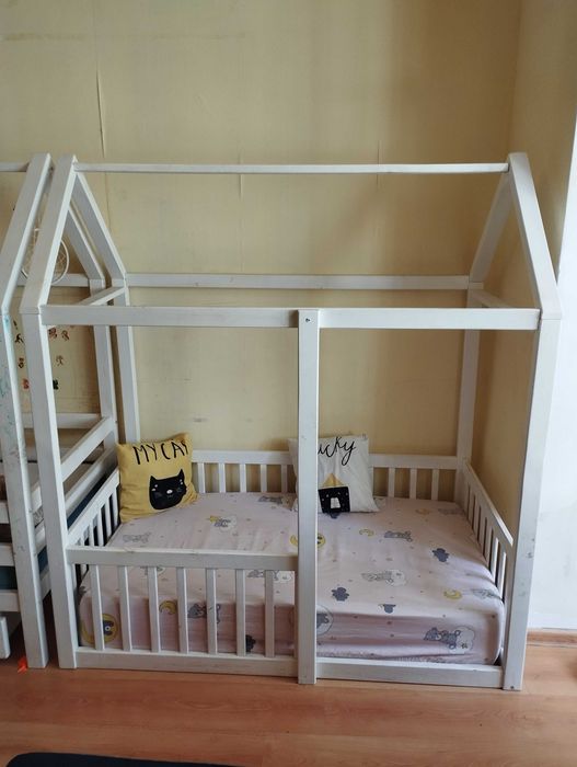 Детская кровать домик с матрасом