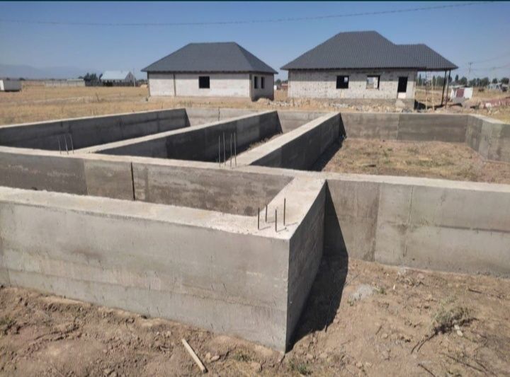 Заливка котлованов, цоколь, фундамент