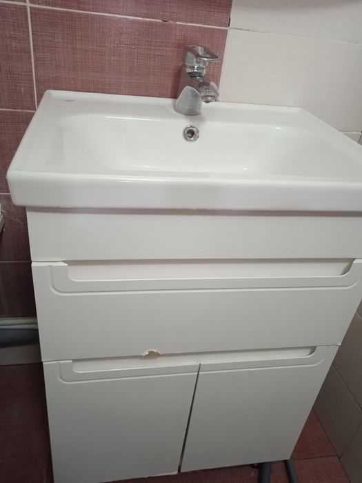 Раковина с тумбой