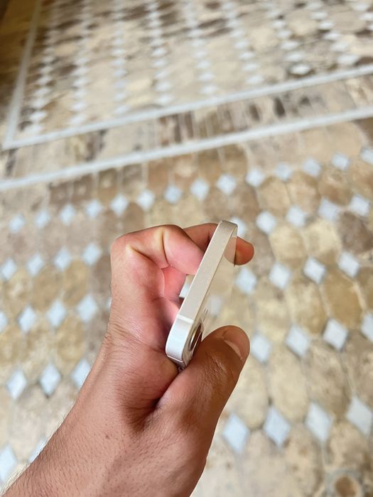 Iphone 12 mini sotiladi
