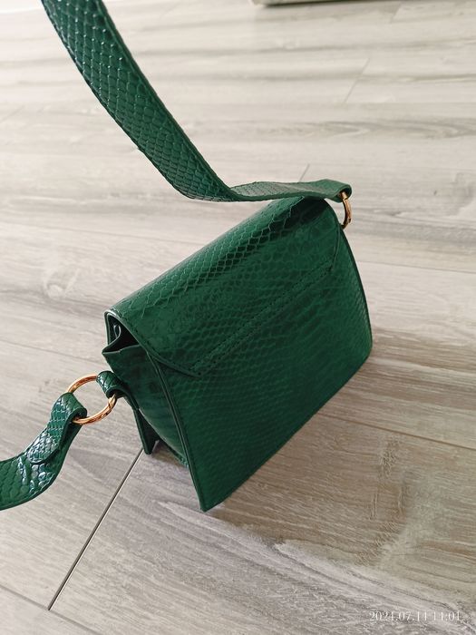 Сумка зелёная за 2500 тг