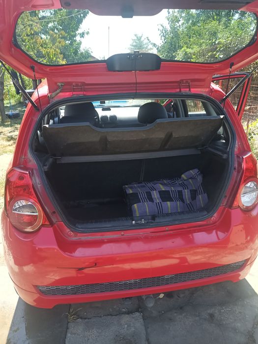 Vând Chevrolet aveo