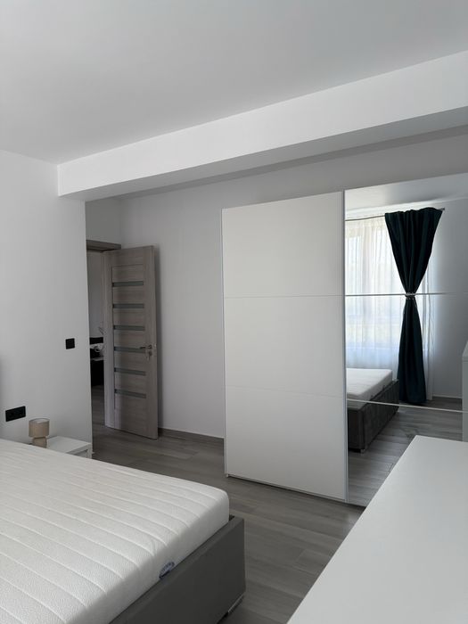 Închiriez apartament