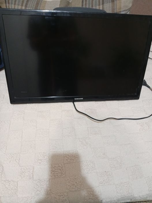 Телевизор Samsung настенный