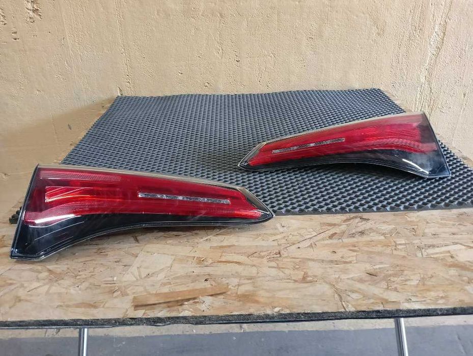 Фонарь (внутрений) LH RAV4 16-