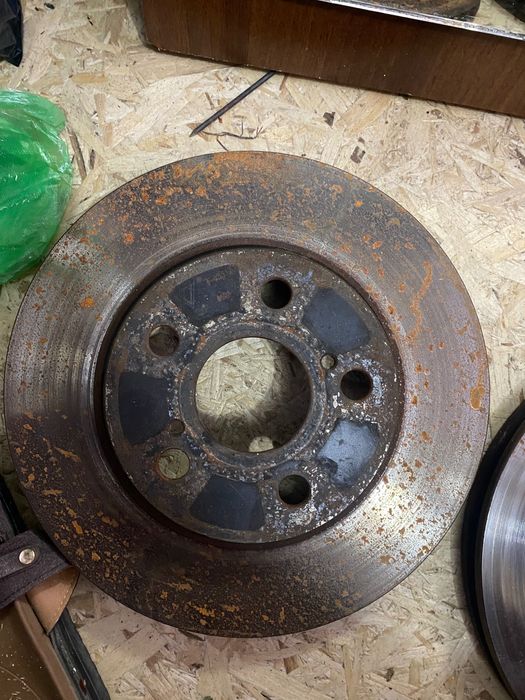 Тормозной диск  тойота Карине е, авенсис