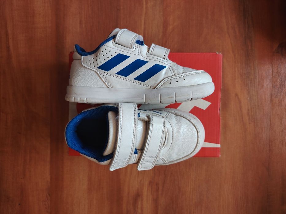 Детски маратонки Adidas номер 25