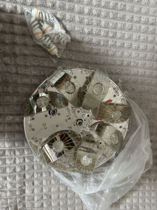 Продам люсту.