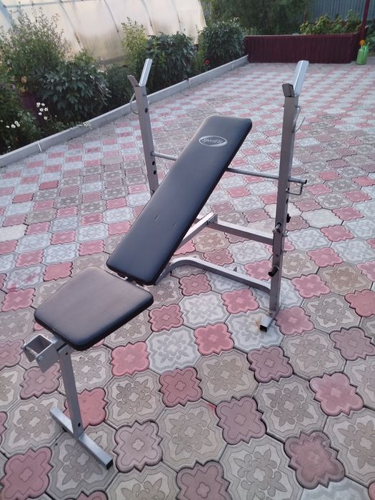 Продам спортивный инвентарь.