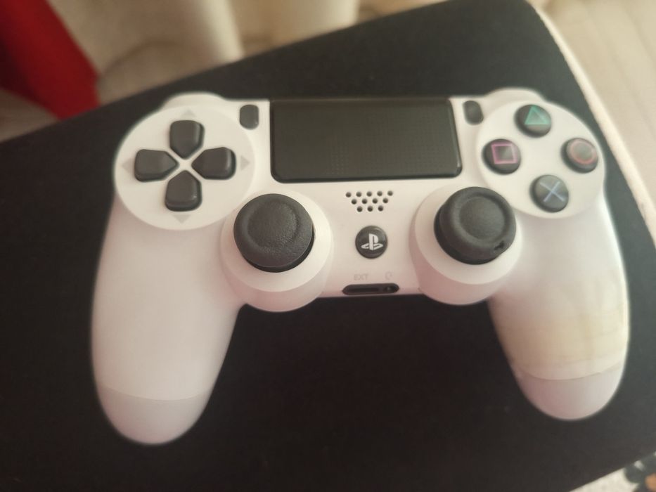 controler PS4 original funcționează perfect