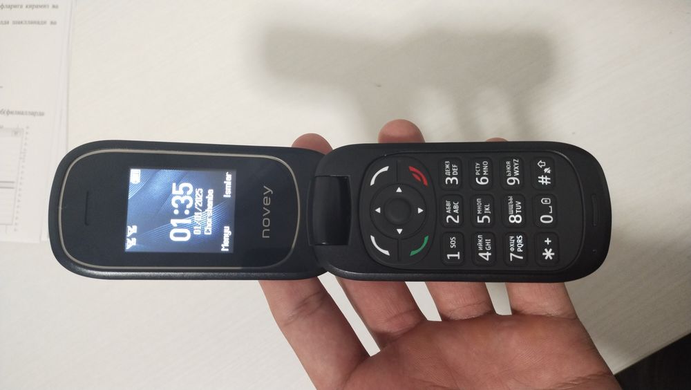 Novey Z350   Batareya:1050mAs.  2 sim kartali