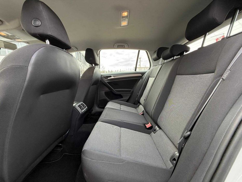 Proprietar femeie NEfumatoare  vinde VW GOLF 7 1,6 TDi BlueMotion  - stare impecabila